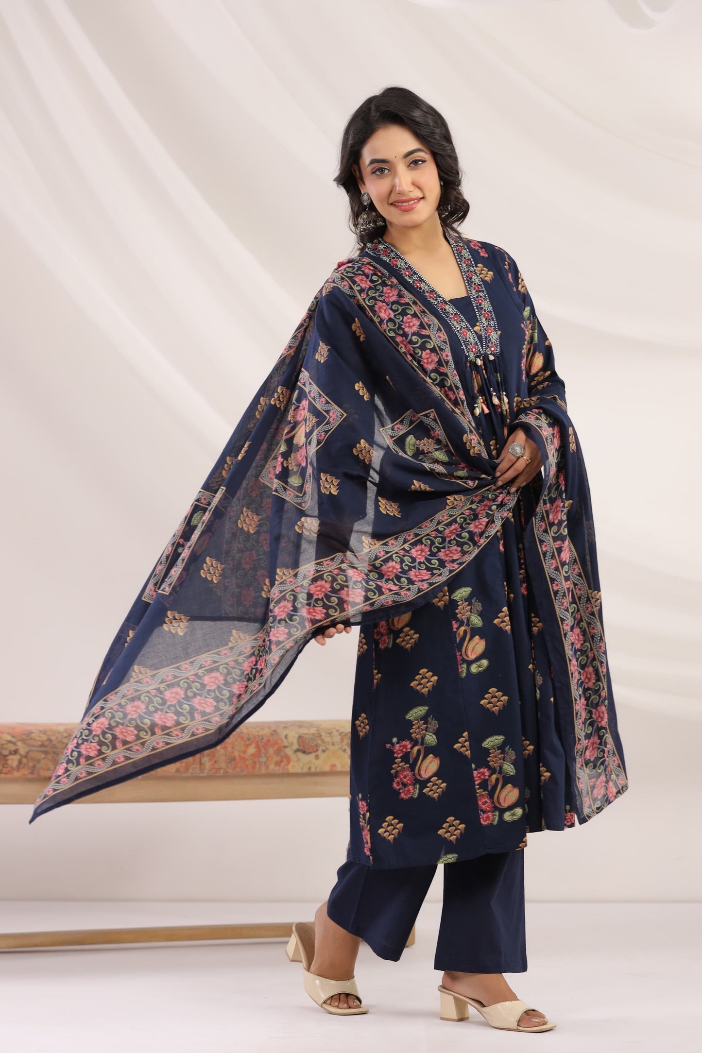š¼ Mulson Ivory Floral Grace Suit Set