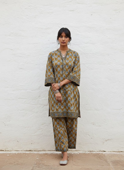 Rustic Zari Bloom Suit Set