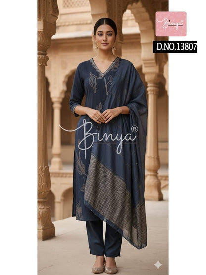 Elegant Embroidered V-Neck Kurta Set with Dupatta – Premium Ethnic Women’s Suit