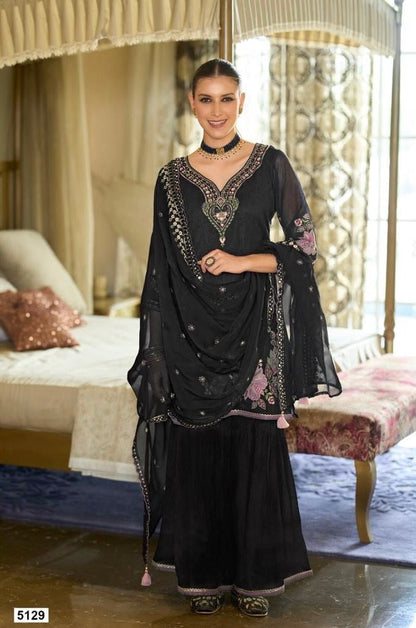 Pakistani suit
