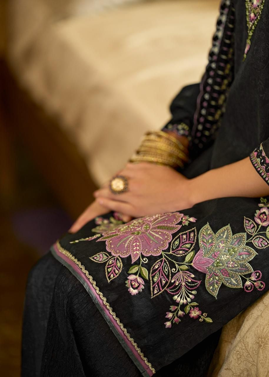 Pakistani suit