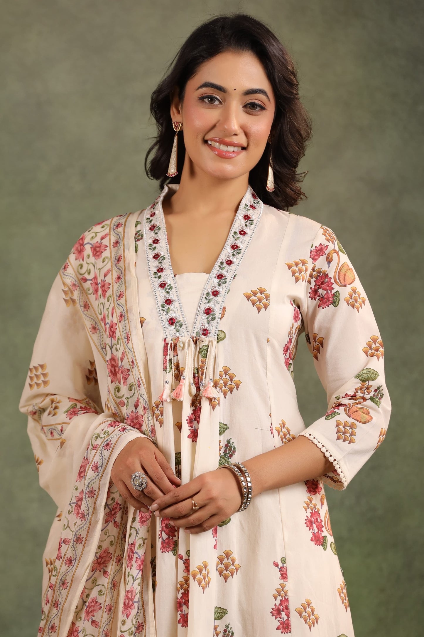 🌼 Mulson Ivory Floral Grace Suit Set