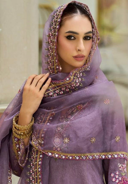 Pakistani suit