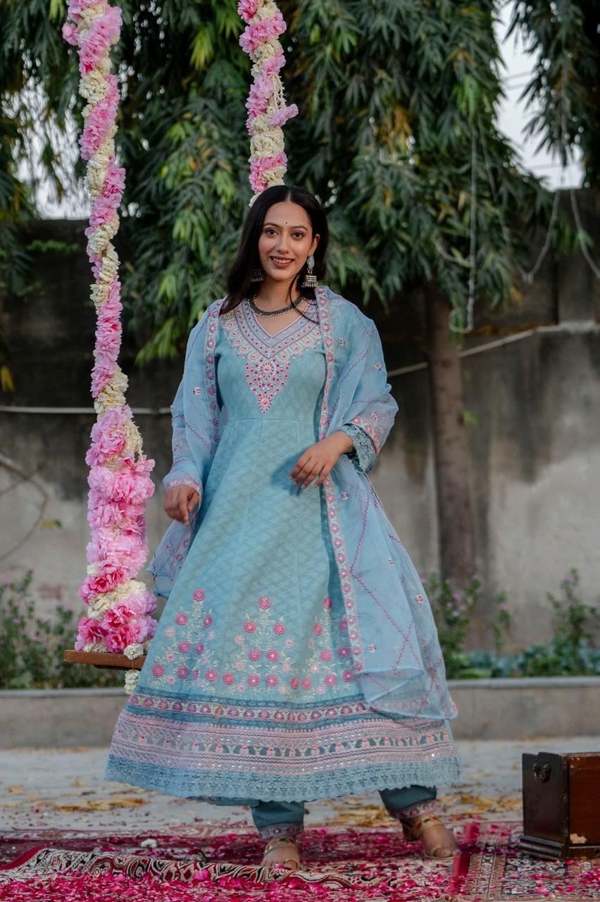 Light Blue Floral Embroidered Kurta Set Mulson  with Chiffon Dupatta