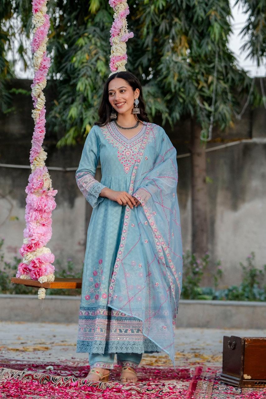 Light Blue Floral Embroidered Kurta Set Mulson  with Chiffon Dupatta