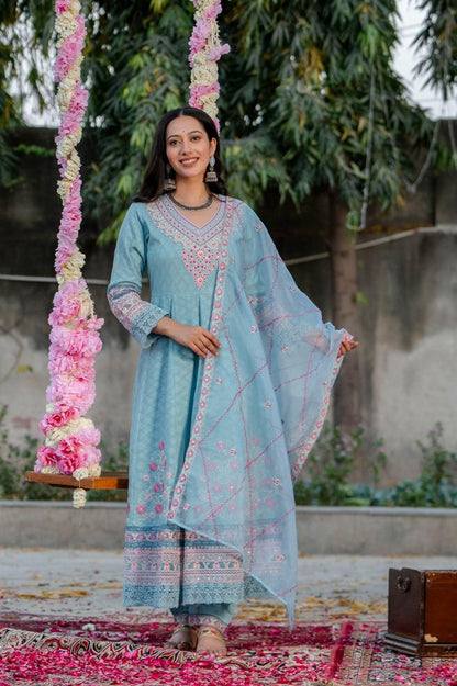 Light Blue Floral Embroidered Kurta Set Mulson  with Chiffon Dupatta