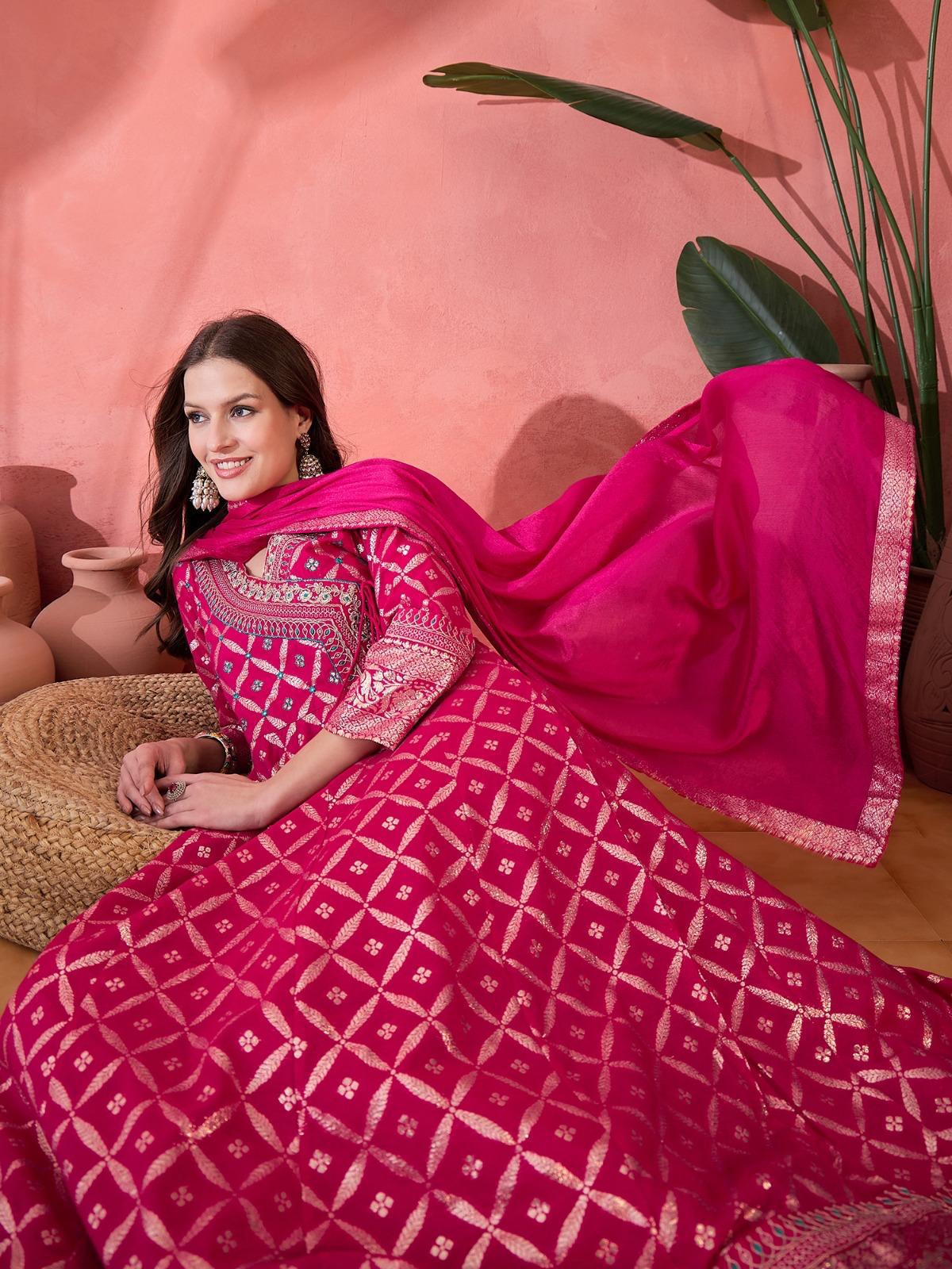 Ankara kali Mulson Magenta Embroidered Kurta Set with