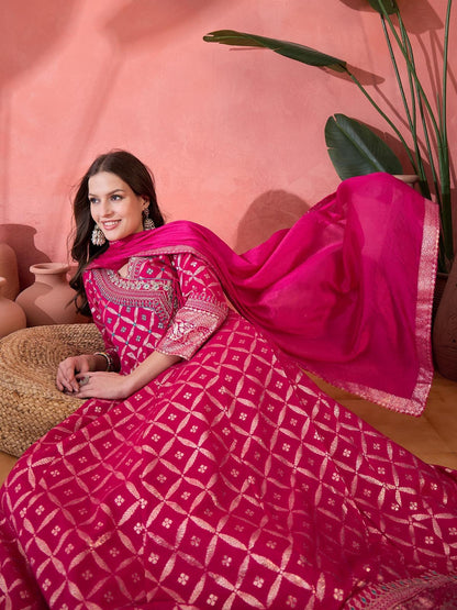 Ankara kali Mulson Magenta Embroidered Kurta Set with