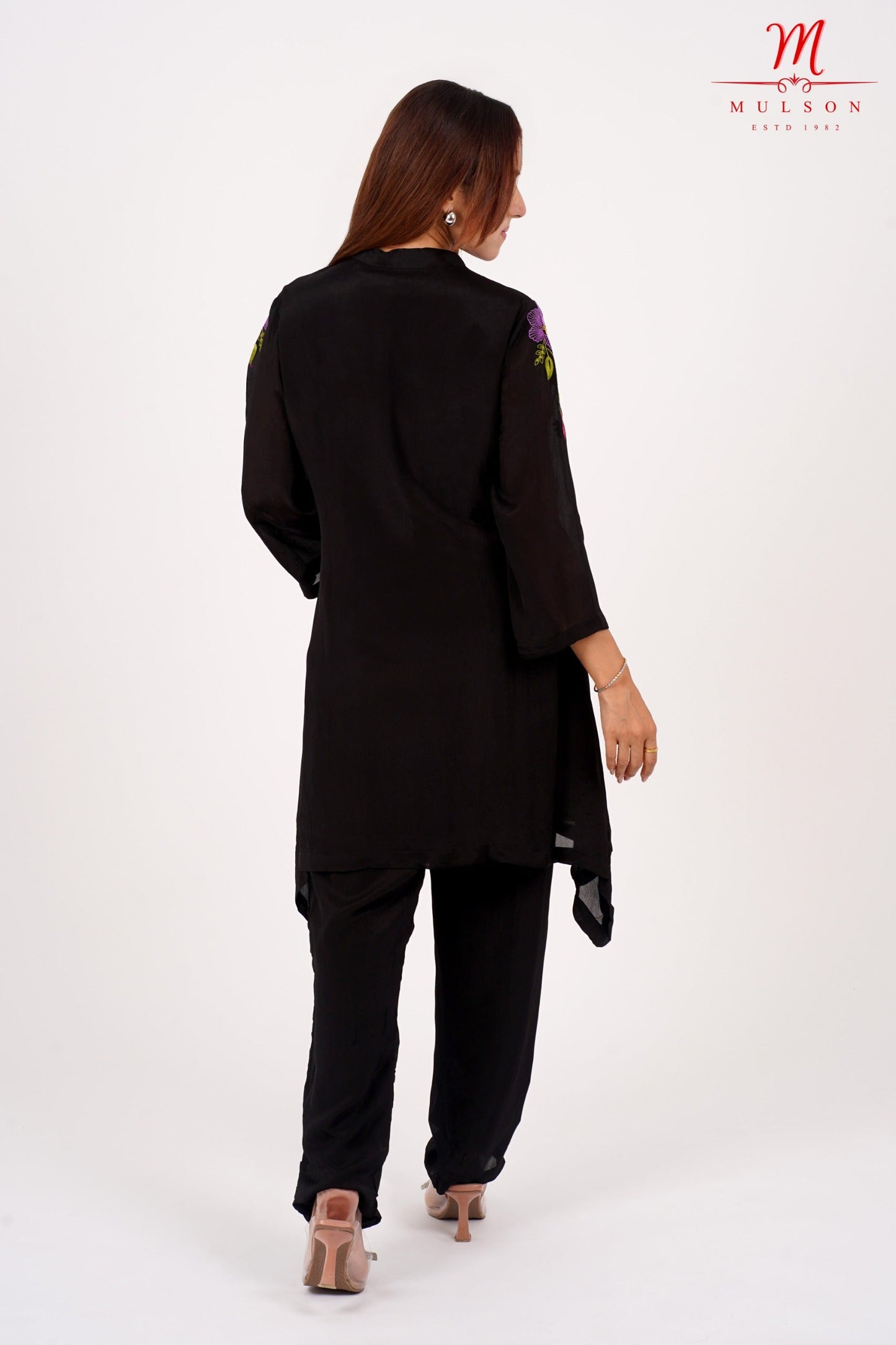 Black Floral Embroidered Kurta Set – Mulson Signature Collection